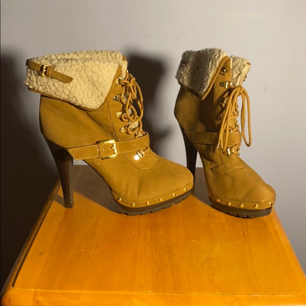 Heeled boots